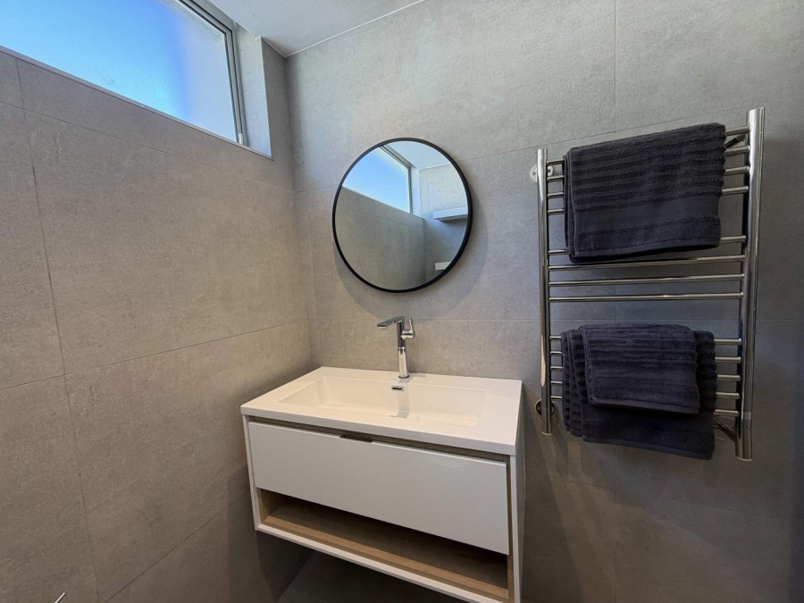 To Let 3 Bedroom Property for Rent in Sea Point Western Cape